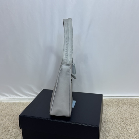 Prada Re-Edition 2000‎ Re-Nylon Mini Bag Cornflower Silver-tone - Picture 3 of 16